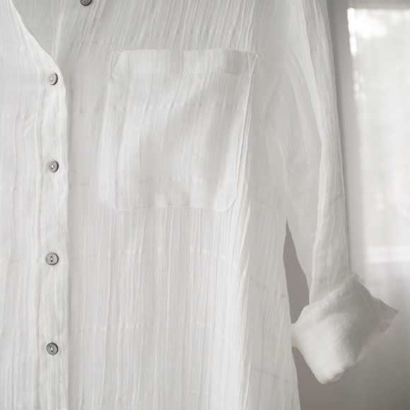 🔄Breezy Ivory Blouse🔸Last S - Picture 2 of 4